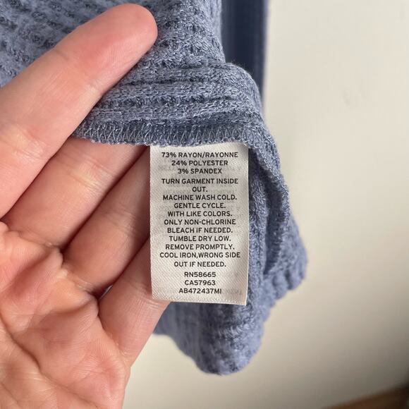 Abound Dusty Blue Soft Waffle Knit Long Sleeve Shirt Thermal V Neck Size XS - Picture 5 of 5